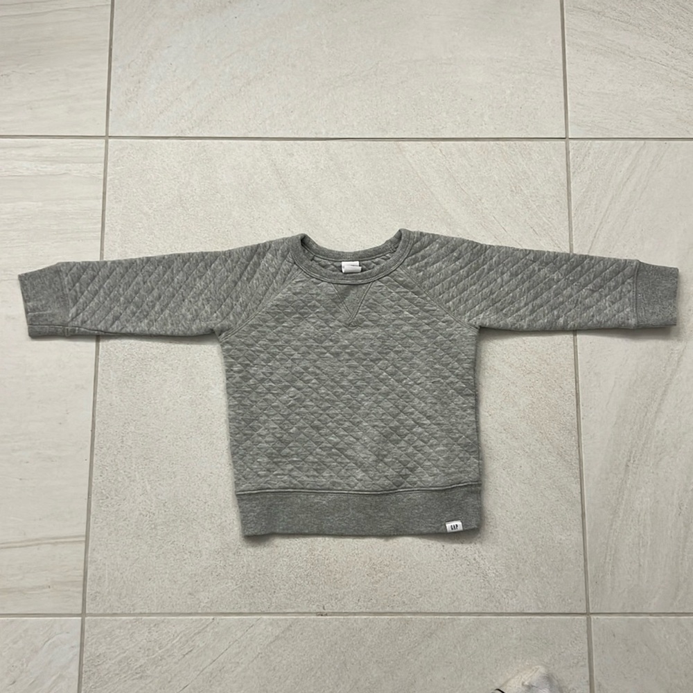 Gap 2T quilted sweatshirt